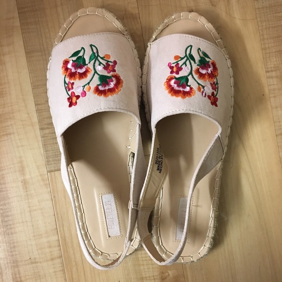 Sandals - Picture 2 of 2